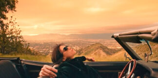 Charlotte Gainsbourg retorna à cena musical após quase uma década com o single “Blurry Moon”