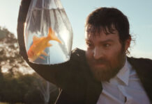 Chet Faker canta um amor imperfeito no single “Inefficient Love”