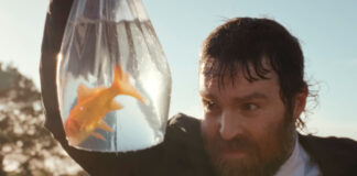 Chet Faker canta um amor imperfeito no single “Inefficient Love”