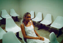 Hannah Jadagu faz um apelo sincero por paciência e compreensão em “Gimme Time”