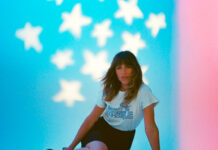 Melody’s Echo Chamber anuncia o álbum ‘Unclouded’ e lança o single “In the Stars”