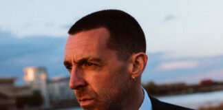 Miles Kane apresenta uma declaração de vulnerabilidade e fé no single “I Pray”