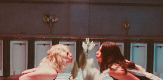 Wolf Alice celebra a amizade feminina no fantasioso videoclipe de “Just Two Girls”