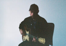 Ásgeir reflete a perda de uma orientação espiritual no single “Smoke”