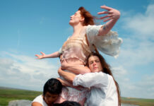 Florence and the Machine reflete sobre a perda da fé e da identidade em “Sympathy Magic”