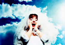 Jenny on Holiday anuncia disco de estreia solo e lança o single “Dolphins”