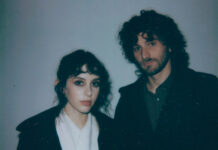 Magdalena Bay retorna com as faixas “Human Happens” e “Paint Me A Picture”