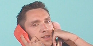 Oliver Sim explora a oscilação emocional e a solidão em um relacionamento no single “Telephone Games”