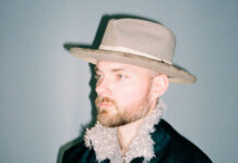 Ásgeir revela o single “Sugar Clouds” do álbum ‘Julia’