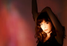 Jenny on Holiday revela a eufórica balada synthpop “Good Intentions”