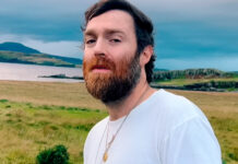 Chet Faker se sente afogado pelo amor no single “Can You Swim?”