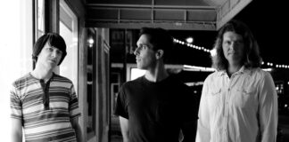 Voxtrot anuncia o primeiro álbum em 19 anos e lança o single “Fighting Back”