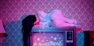 Ellise compartilha a dor de um término na faixa-título do EP ‘Sexxxtapes’