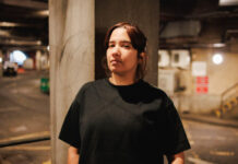 Ayşe Hassan, do Savages, anuncia disco de estreia do projeto Esya