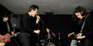 Savages celebra os 10 anos do álbum ‘Adore Life’ com duas faixas inéditas