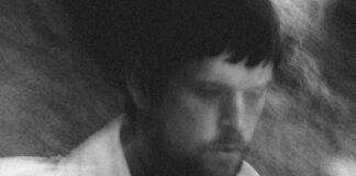 James Blake sonha sobre um amor intenso que se desfaz em “I Had a Dream She Took My Hand”