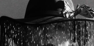 Jessie Ware lança o single “Ride” e transforma a pista de dança num faroeste