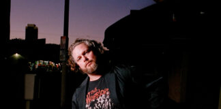 Joe Newman, do Alt-J, apresenta projeto solo JJerome87 com a faixa “Brush Me Like A Horse”