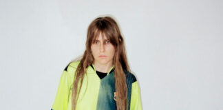 Lala Lala traduz a dor e a intensidade de um relacionamento inesperado em “Arrow”