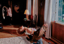 Perfume Genius anuncia a edição deluxe do álbum ‘Glory’ e lança a faixa “Undercurrent (Clean Heart)”