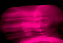 TOMORA, projeto de AURORA e integrante do The Chemical Brothers, anuncia álbum de estreia