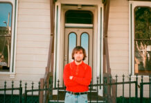 Angelo De Augustine lança o single “Empty Shell” e o curta ‘Can I Come Back to Earth?’