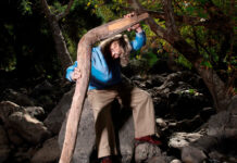 Cole Berliner, do Sharpie Smile, anuncia disco de estreia solo e lança a faixa-título “The Black Door”