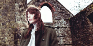 Dorian Electra lança cover de “Mr. Tambourine Man”, clássico de Bob Dylan