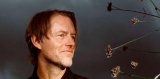 Ed O’Brien, do Radiohead, anuncia o álbum solo ‘Blue Morpho’ e lança a faixa-título