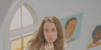 Emma Louise anuncia o álbum ‘Sunshine For Happiness’ e lança o single “God Between Us”