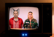 Jehnny Beth retorna com o single “Look At Me” em parceria com Mike Patton