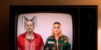 Jehnny Beth retorna com o single “Look At Me” em parceria com Mike Patton