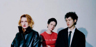 MUNA lança “So What”, single do álbum ‘Dancing On The Wall’