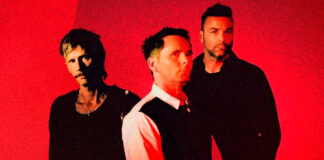 Muse anuncia álbum com temática espacial, ‘The WOW! Signal’, e lança a faixa “Be With You”