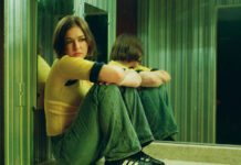 Snail Mail retrata o fim de um relacionamento amargo no single “Tractor Beam”