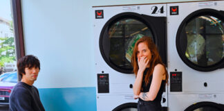 bookend retrata um vínculo preso em um limbo emocional no single “vinyl on the wall”