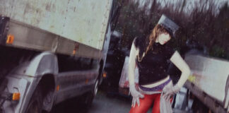 Dorian Electra supera o bloqueio criativo e lança um álbum de covers