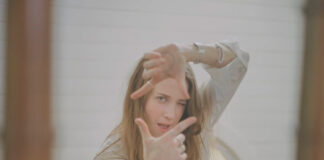 Emma Louise compartilha as dificuldades e os medos de amar em “Nothing Could Tear Us Apart”