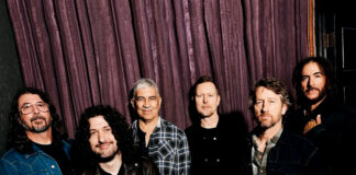 Foo Fighters reflete as contradições da vida no single “Of All People”