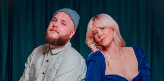 New Constellations retrata uma paixão incerta que mistura desejo e vulnerabilidade em “Waterslides”