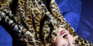 Rosa Walton canta um relacionamento quase mágico no single “Halfway Round The World”