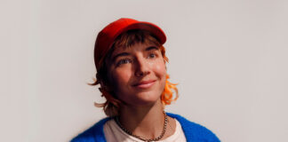 Caroline Rose lança o selo SUCK Records e divulga versão de estúdio de “Yip Yip Yow”