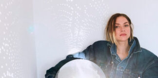 Tove Styrke lança “Song and Dance Man” e “Let’s Go Camping”, singles do álbum ‘The Afterparty’