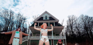 Wet Leg anuncia edição deluxe do álbum ‘moisturizer’ e lança remix de “catch these fists”