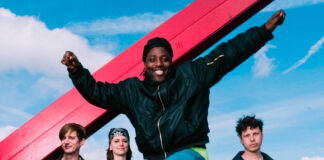 Bloc Party retrata a intensidade do início de um relacionamento no single “Love Bombs”