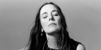 Margaret Glaspy apresenta uma narrativa romântica inspirada pela saudade em “That Rose”