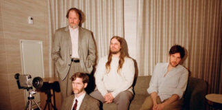 Protomartyr anuncia o álbum ‘Hotel Usona’ e lança o single “Sounds We Cannot Hear”