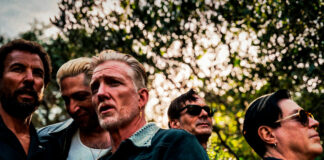 Queens of the Stone Age retorna com o single “Easy Street”, parceria com Nikki Lane