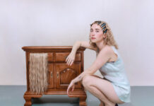 Blondshell aborda a autonomia emocional nos relacionamentos em “Fur Elise”