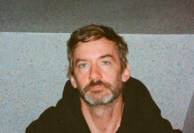 Bonobo lança “Talk to Me”, single com Nicole Miglis, do álbum ‘Distance In Static’